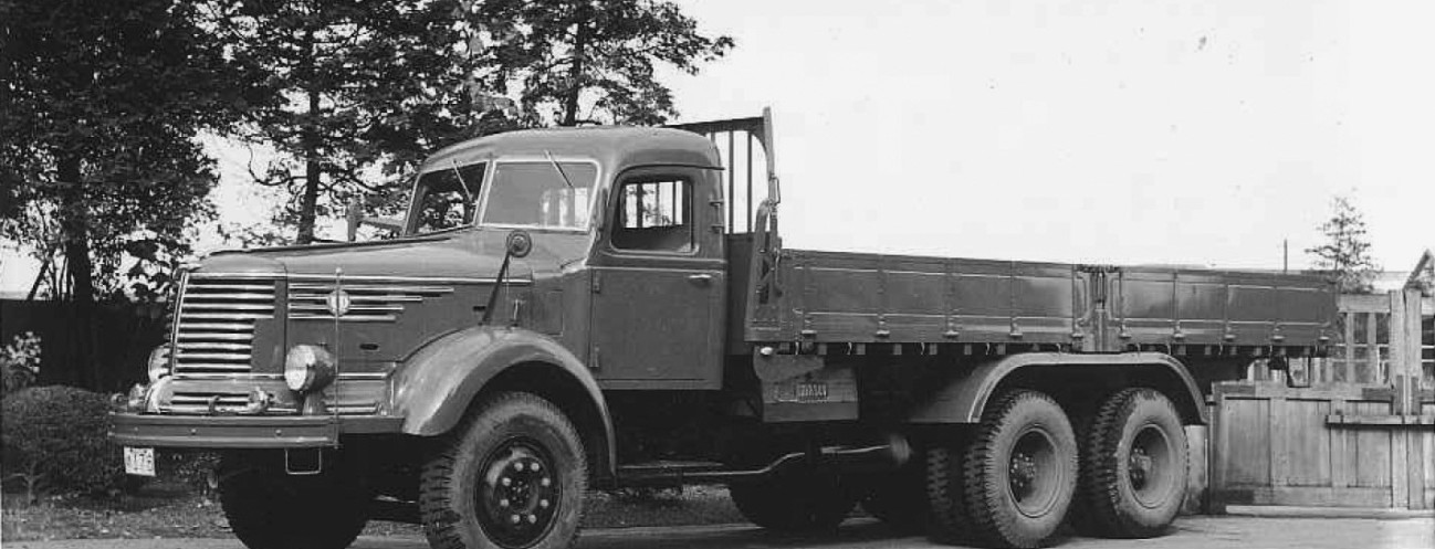 UDトラックス、群馬部品センターで倉庫屋根・外壁へ遮熱塗装 | UD Trucks